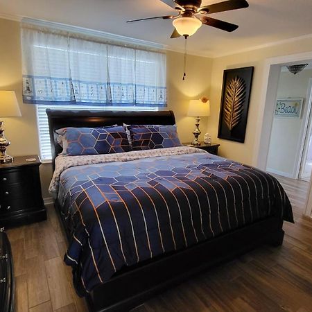 Spacious Beach House Unit,Beautifully Furnished 2 Bed 2Bath./2Min.Walk To Beach Clearwater Beach Exterior photo